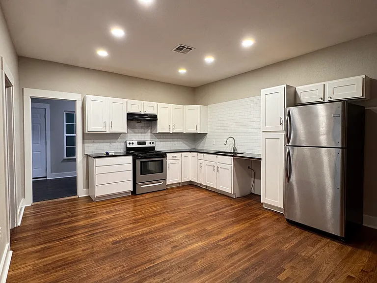 20 N Tacoma Ave — Photo 16