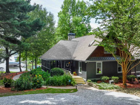 1311 White Oak Dr, White Plains, GA 30678