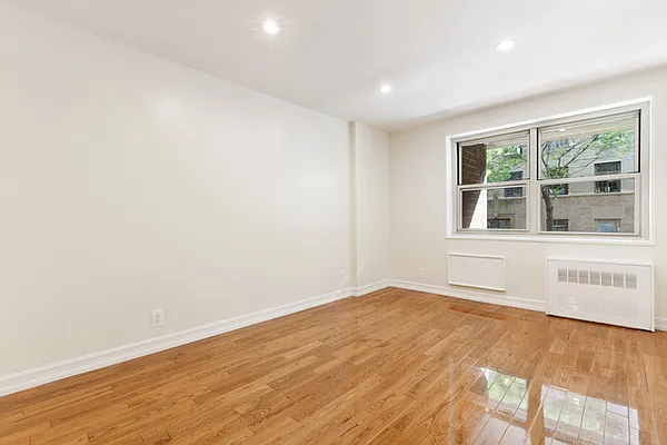 Rented by Compass | media 14