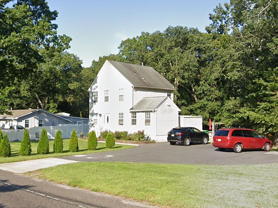 2nd image of 725 S 8th Ave