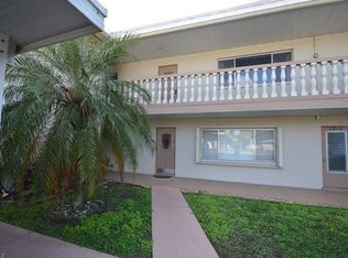 1915 W Lakeview Blvd APT 6, North Fort Myers, FL 33903