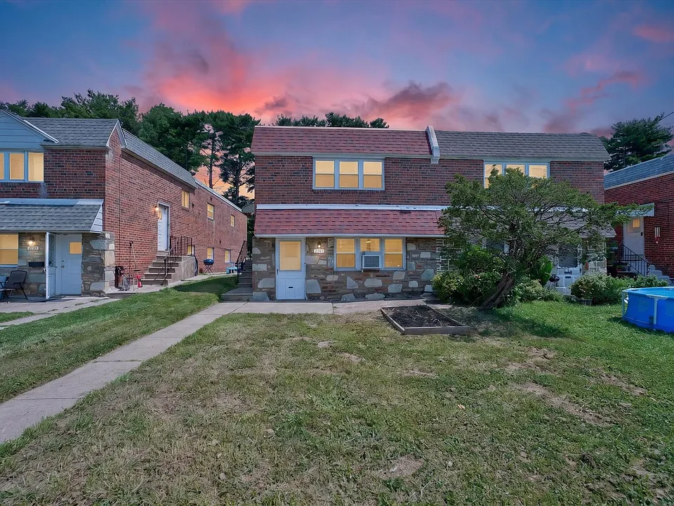 2261 Strahle St #1