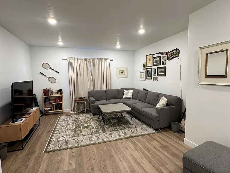 982 E Drifter Ln — Photo 2