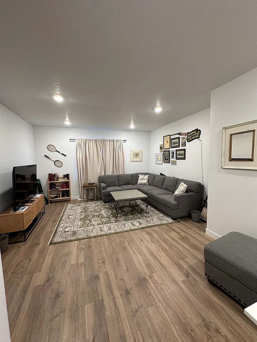 Building Photo - 982 E Drifter Ln