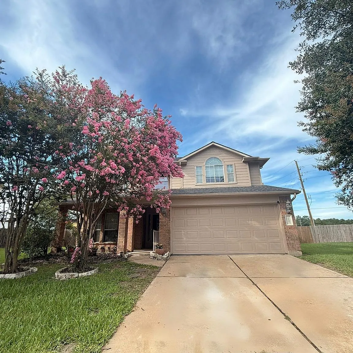 3 bed, 2.5 bath, 2394 sqft, $4,500 — Photo 1