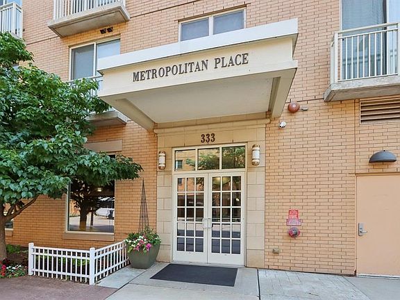 2nd image of 333 W Mifflin St Unit 5060