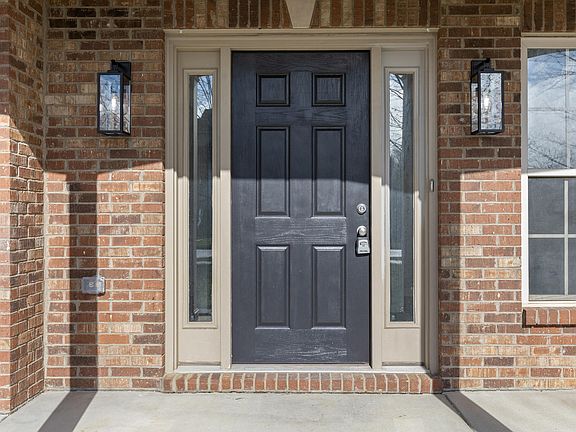 5th image of 2348 Thistle Park
