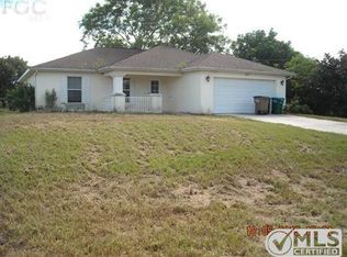 822 NE 11th Ter, Cape Coral, FL 33909