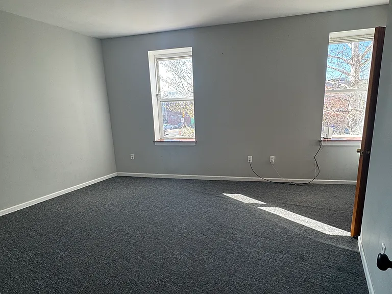 4634 Woodland Ave #2F — Photo 4
