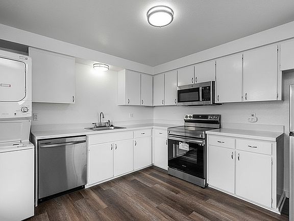 4th image of 3618 Lombard Ave APT 202