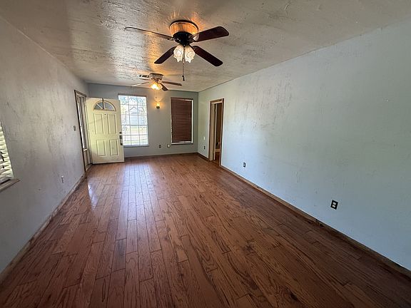 2nd image of 731 E 9th St