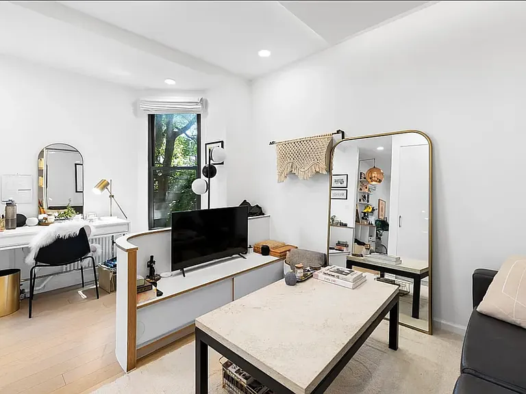 487 Clinton Ave #2D — Photo 4