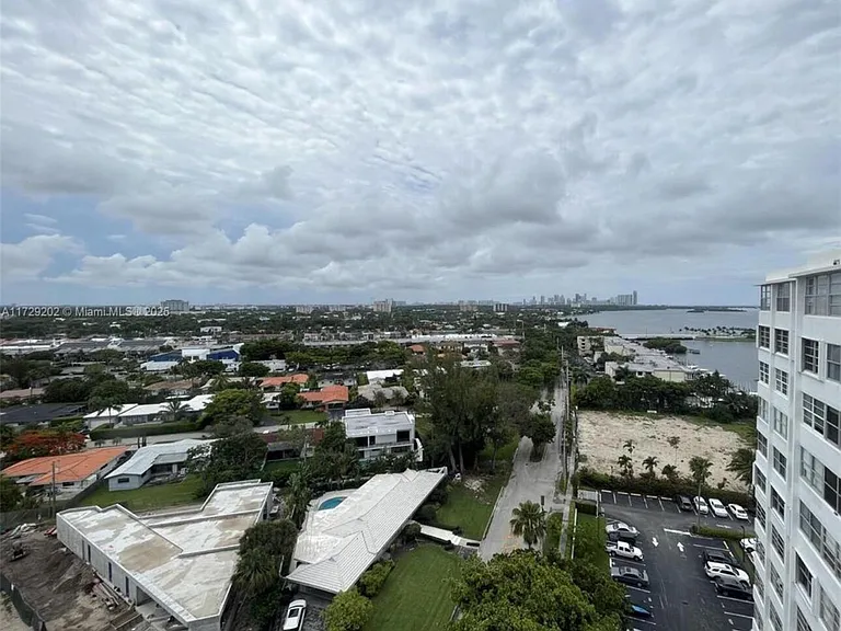 11930 N Bayshore Dr #Penthouse 10 — Photo 14