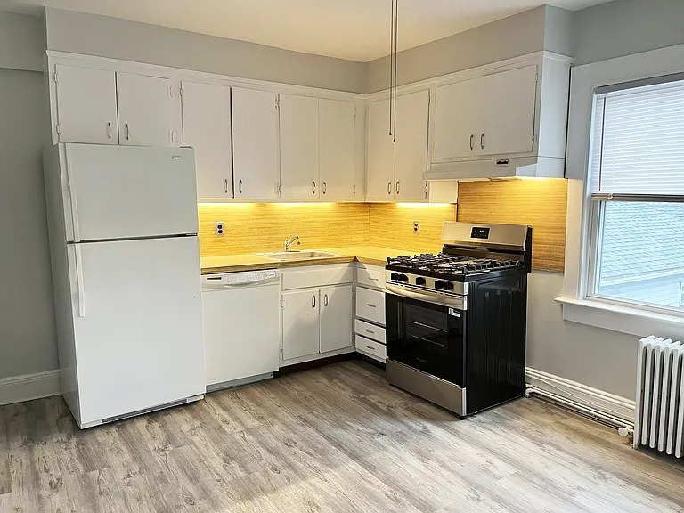 208 Ashford Ave #3 — Photo 7