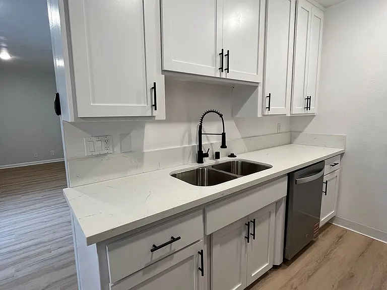 12323 Texas Ave — Photo 40