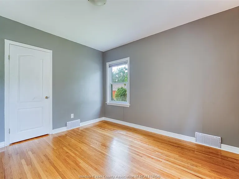 2010 Olive Rd — Photo 18