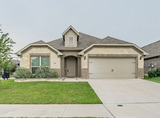 6101 Cobbetts Pond Ln, Fort Worth, TX 76179