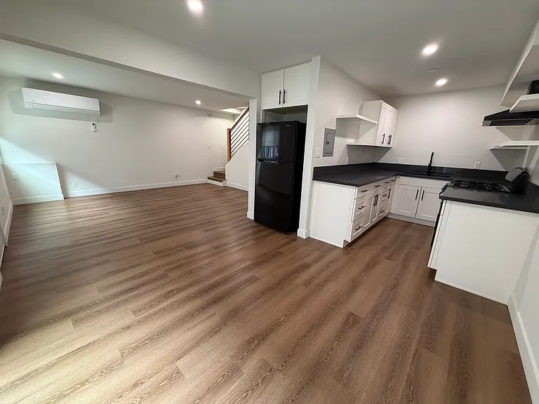 8751 Langdon Ave — Photo 8