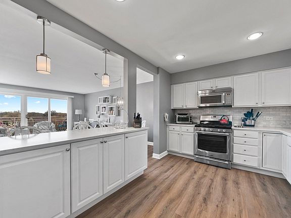 4th image of 4655 N Cumberland Ave APT 506
