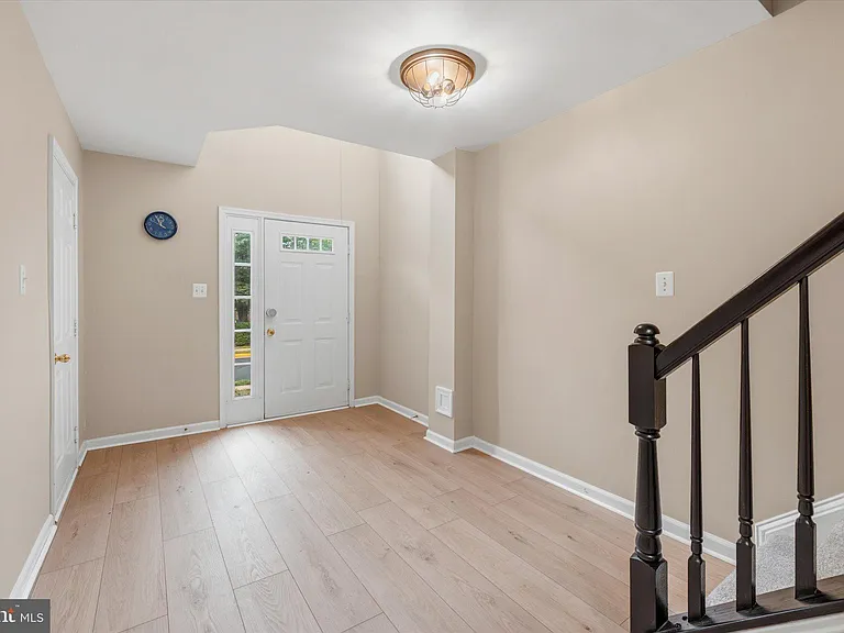 706 Vanderbilt Ter SE — Photo 4
