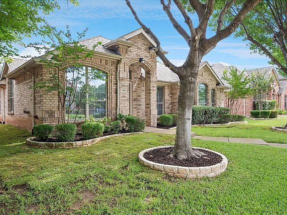2nd image of 4601 Palm Valley Dr