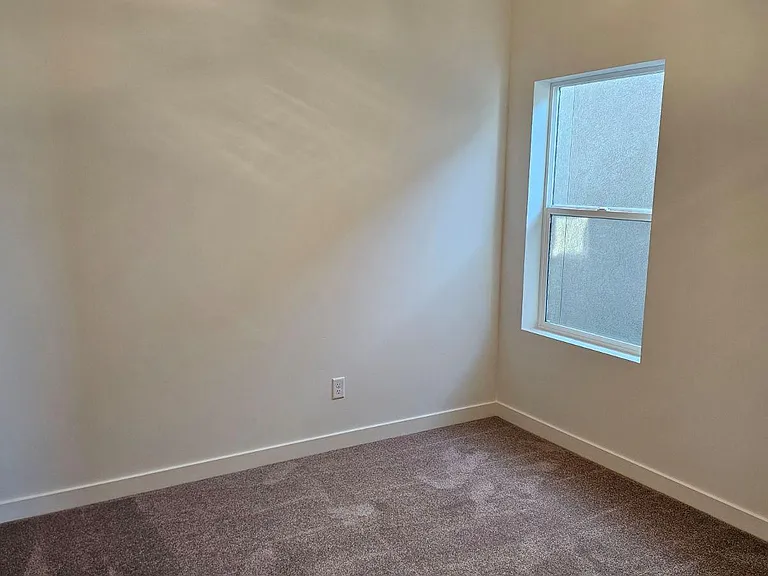 10027 N Torreya Dr — Photo 6