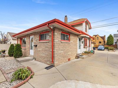 2352 South 79th STREET, West Allis, WI, 53219