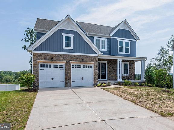 2nd image of 200 Petunia Way
