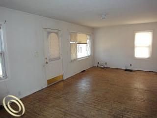 2nd image of 900 Parkwood Ave