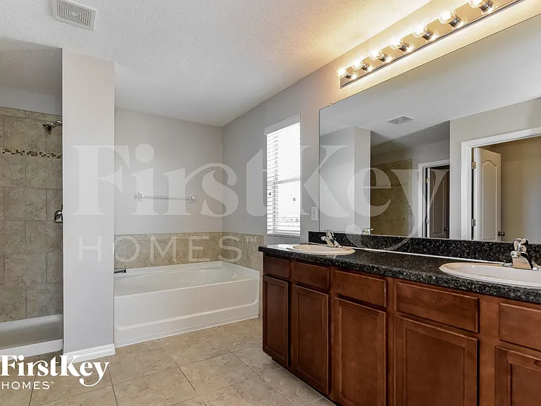 561 Vista Ridge Dr — Photo 10