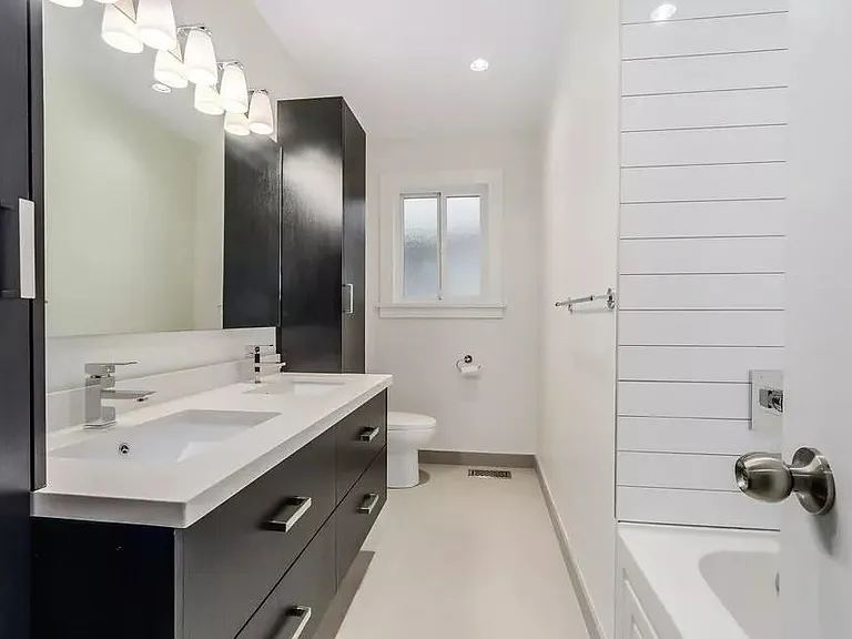2680 Trinity St #UPPER — Photo 15