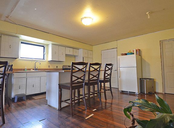 5th image of 212 Goulding St