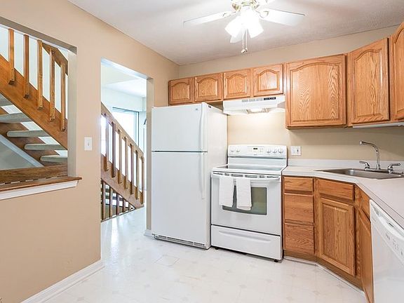 5th image of 645 Almas Ct
