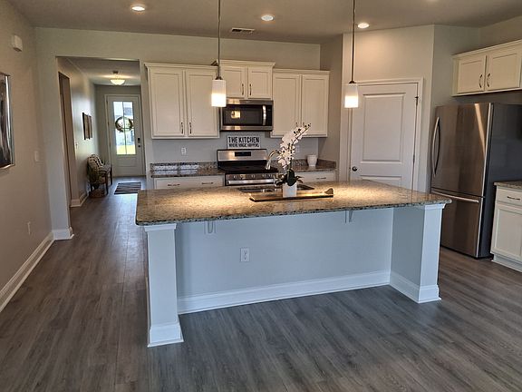 5th image of 231 Walnut Grove Ct