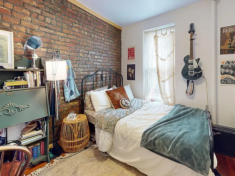 520 E 11th St #16 — Photo 9