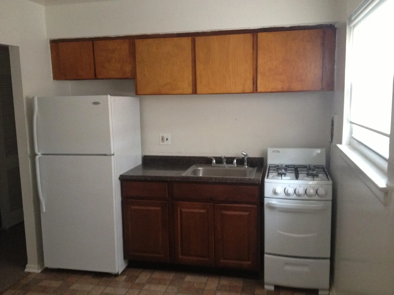 1 bed, 550 sqft, $1,200 — Photo 2