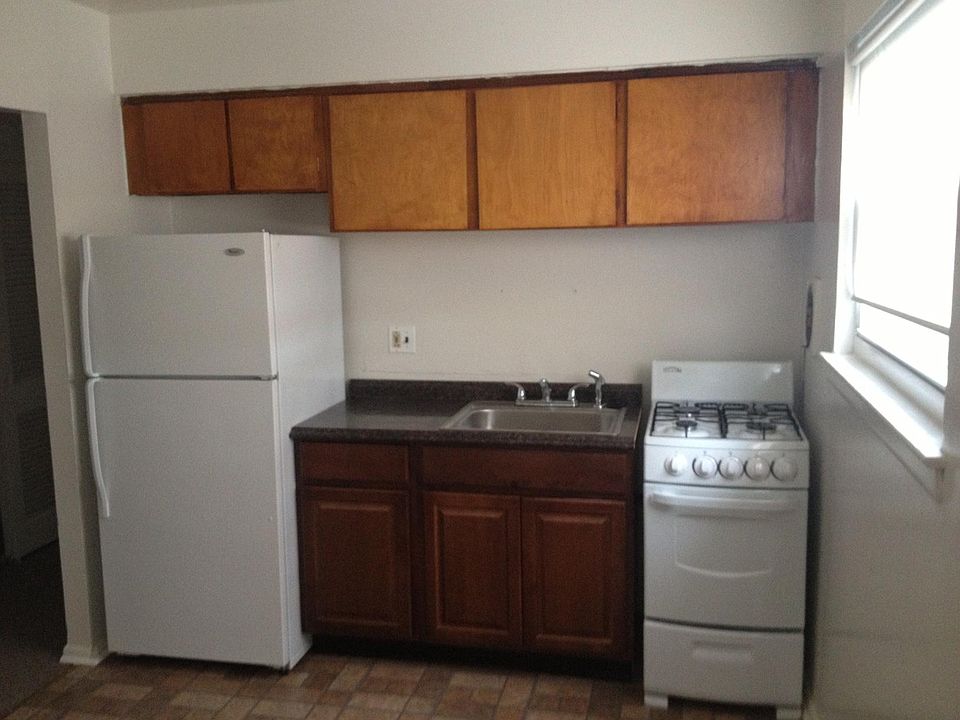 2nd image of 7905 Dungan Rd #B