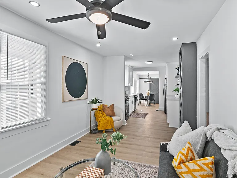 2207 Marshall Ave — Photo 6