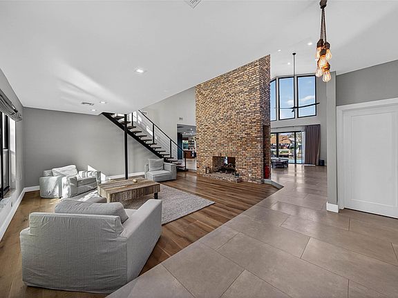 5th image of 4000 NE 23rd Avenue