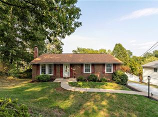 1054 Copsewood Dr, Bethel Park, PA