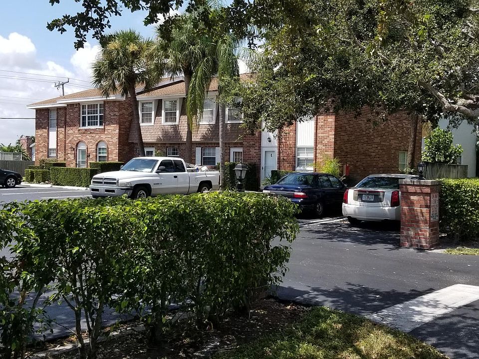 1st image of 419 Cypress Dr #17