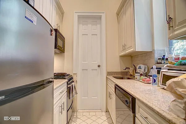 Rented by Citi Habitats | media 6