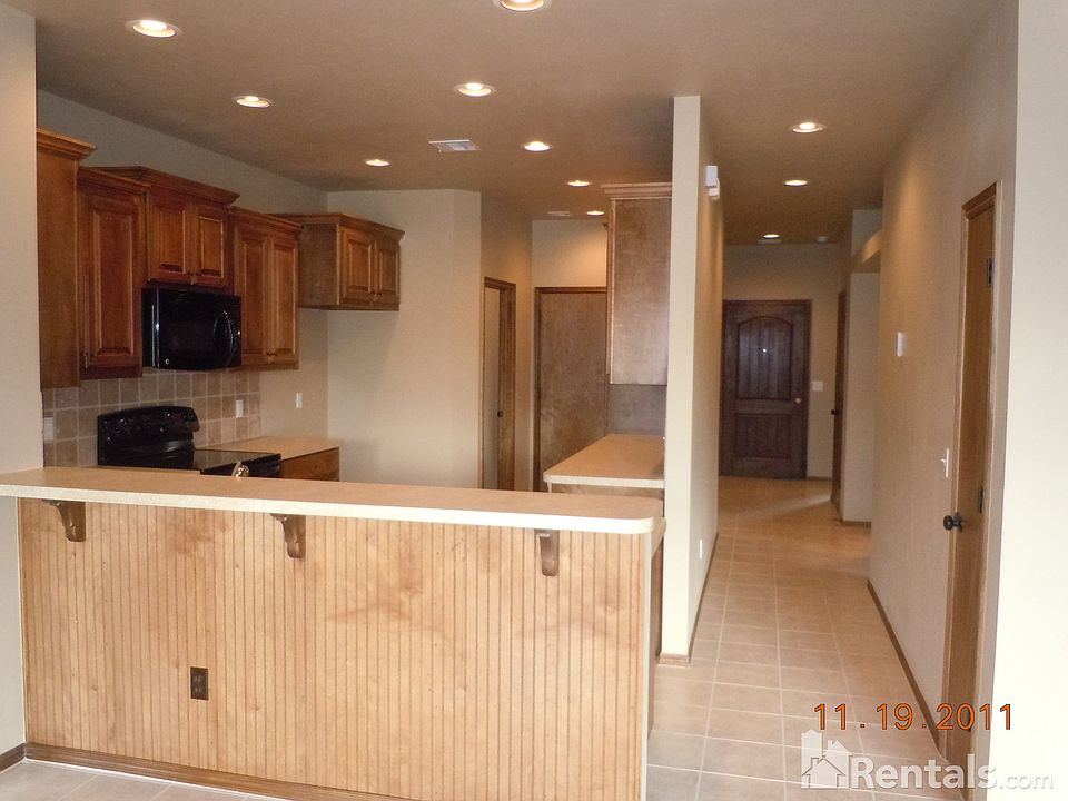 2nd image of 11422 NW 121st Pl