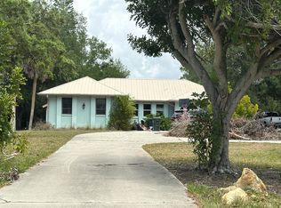 671 Suffolk Cir, Nokomis, FL 34275