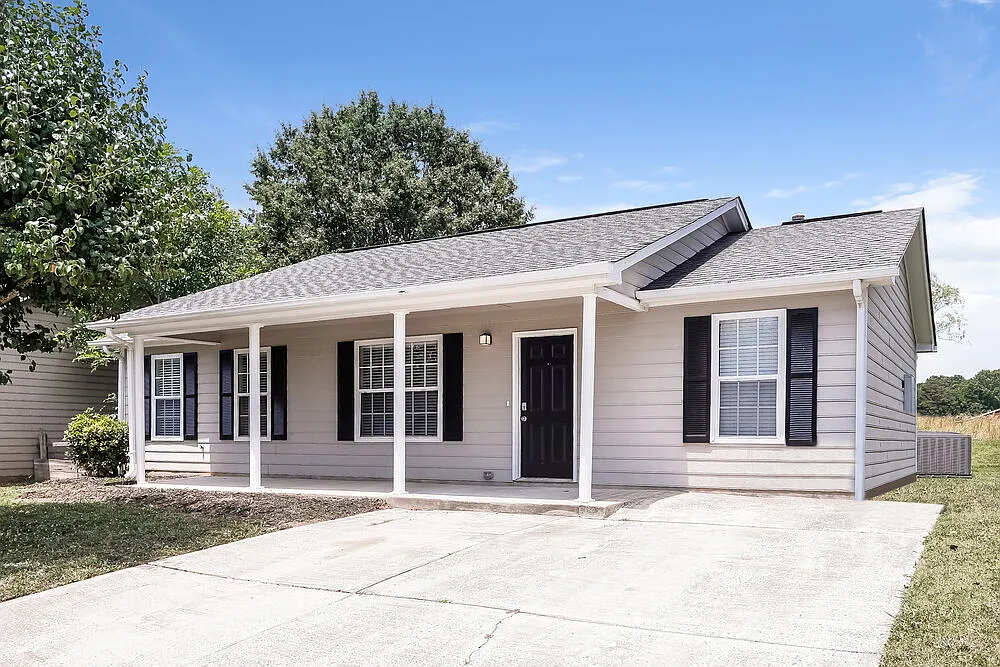 3 bed, 2.0 bath, 1102 sqft, $1,780 — Photo 3