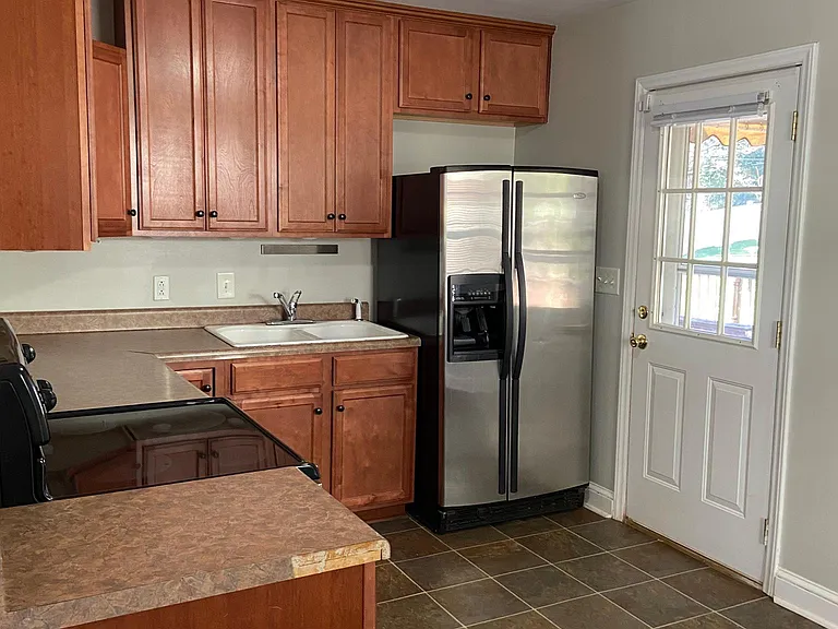 532 Iverson Way — Photo 6