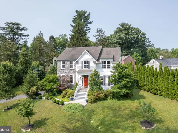 4 Valley View Rd, Rose Valley, PA 19063