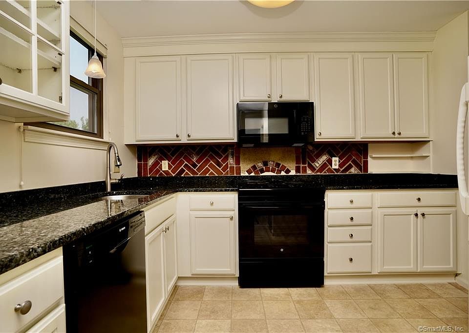 1 Hallmark Hill Dr UNIT 1, Wallingford, CT 06492 MLS 170566904 Zillow