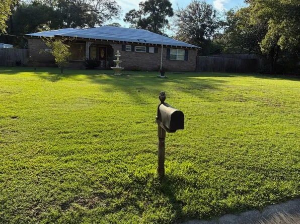 1220 Marseille Dr, Mobile, AL 36693