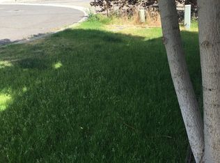 4227 Nola Loop Rd #B, Yakima, WA 98901